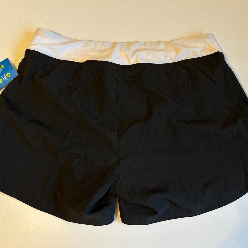 NWT Free Country Women's Athletic Shorts Medium
